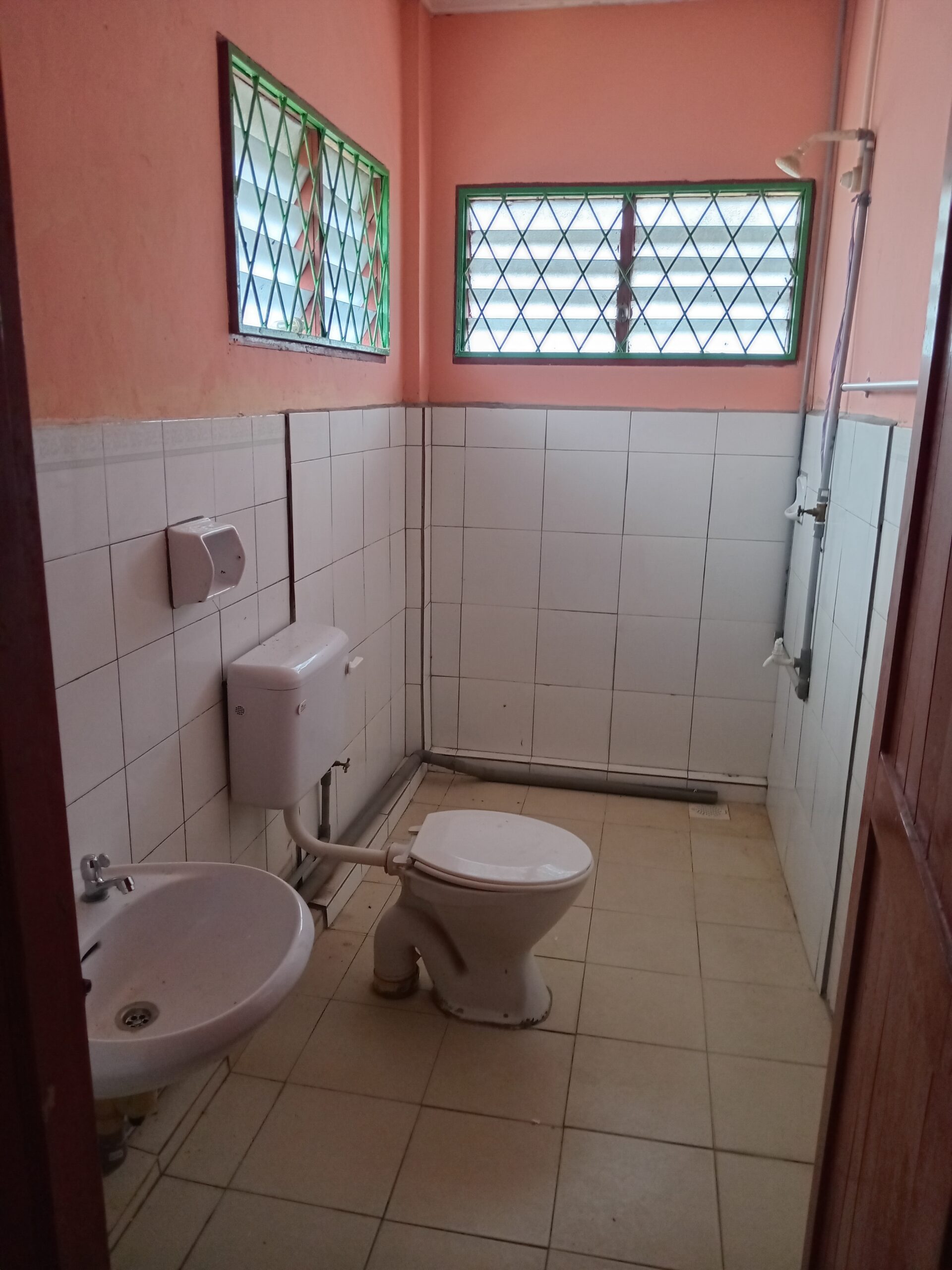 For rent corner double storey terrace house at Batu 9 Jalan penrissen kuching serian